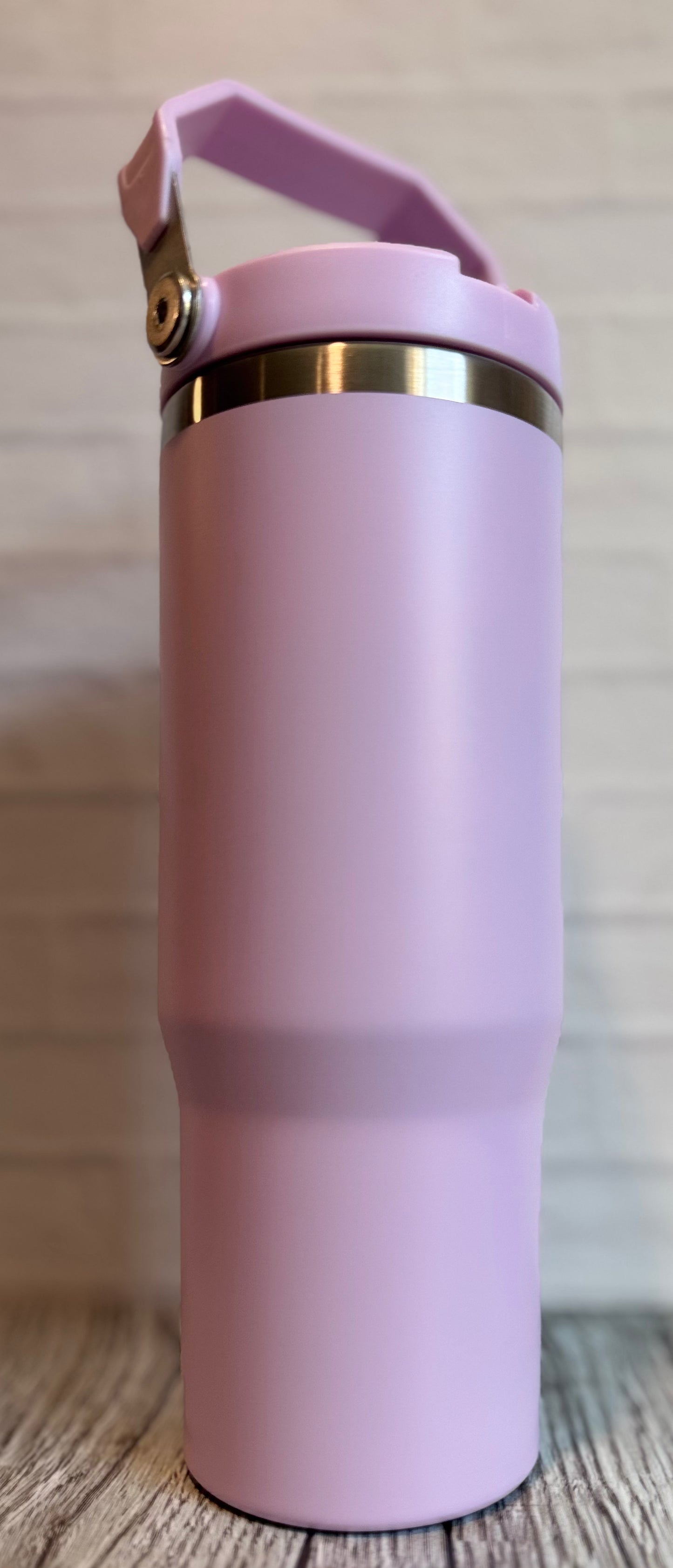 30oz flip top tumbler with handle