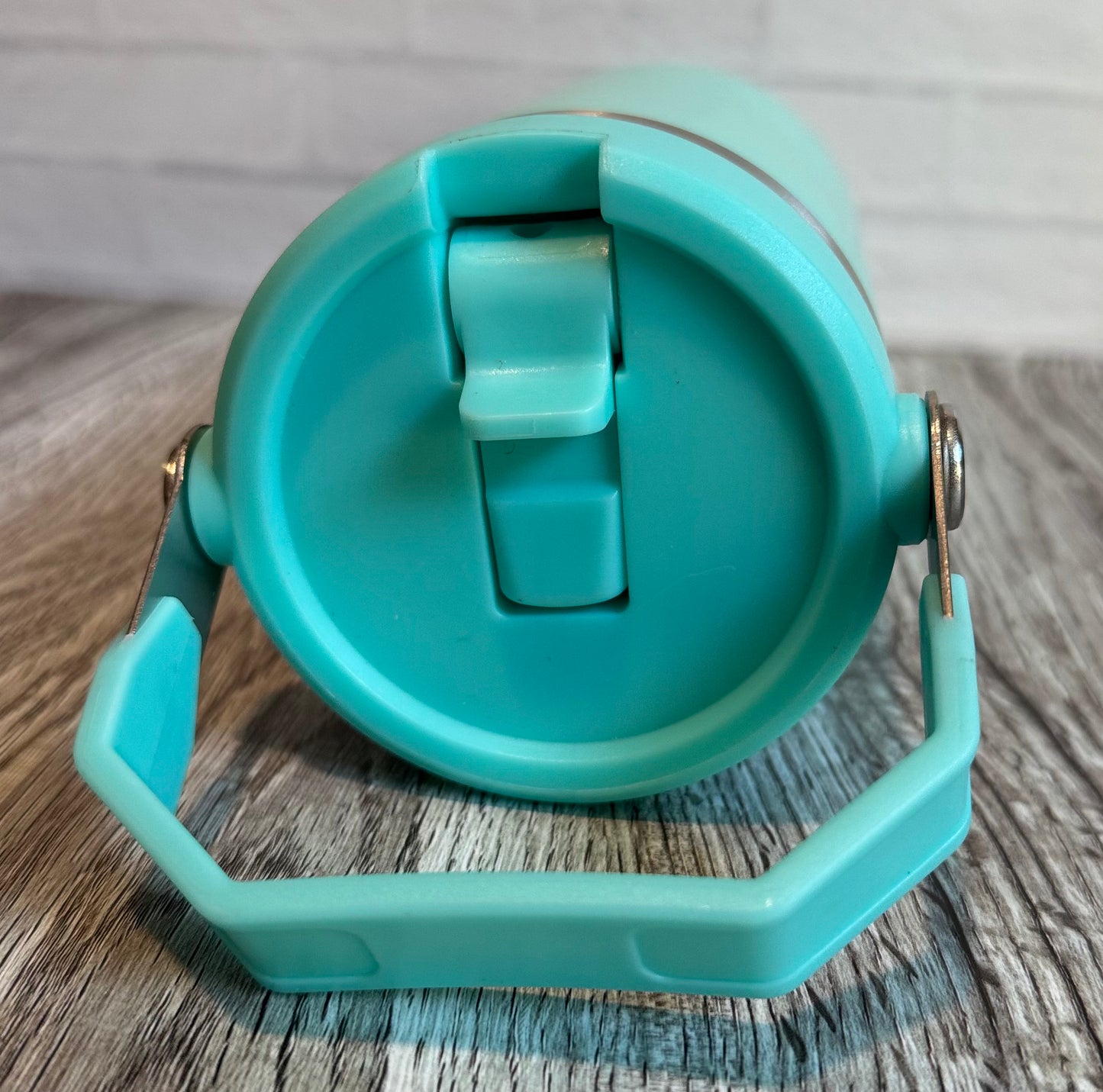 30oz flip top tumbler with handle